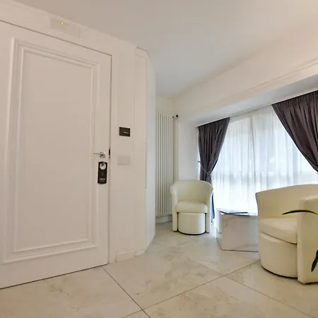 Domus De Cinti Bed & Breakfast