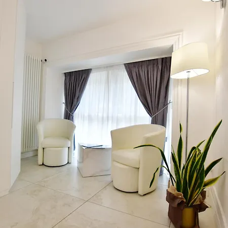 Domus De Cinti Bed & Breakfast