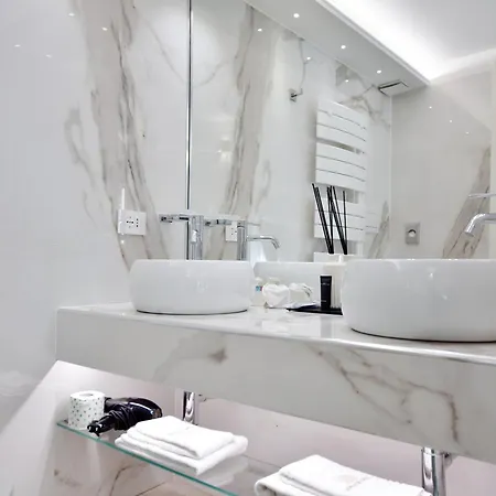 Domus De Cinti Bed & Breakfast