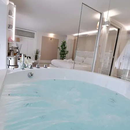 Domus De Cinti Bed & Breakfast