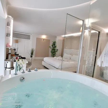 Domus De Cinti Bed & Breakfast